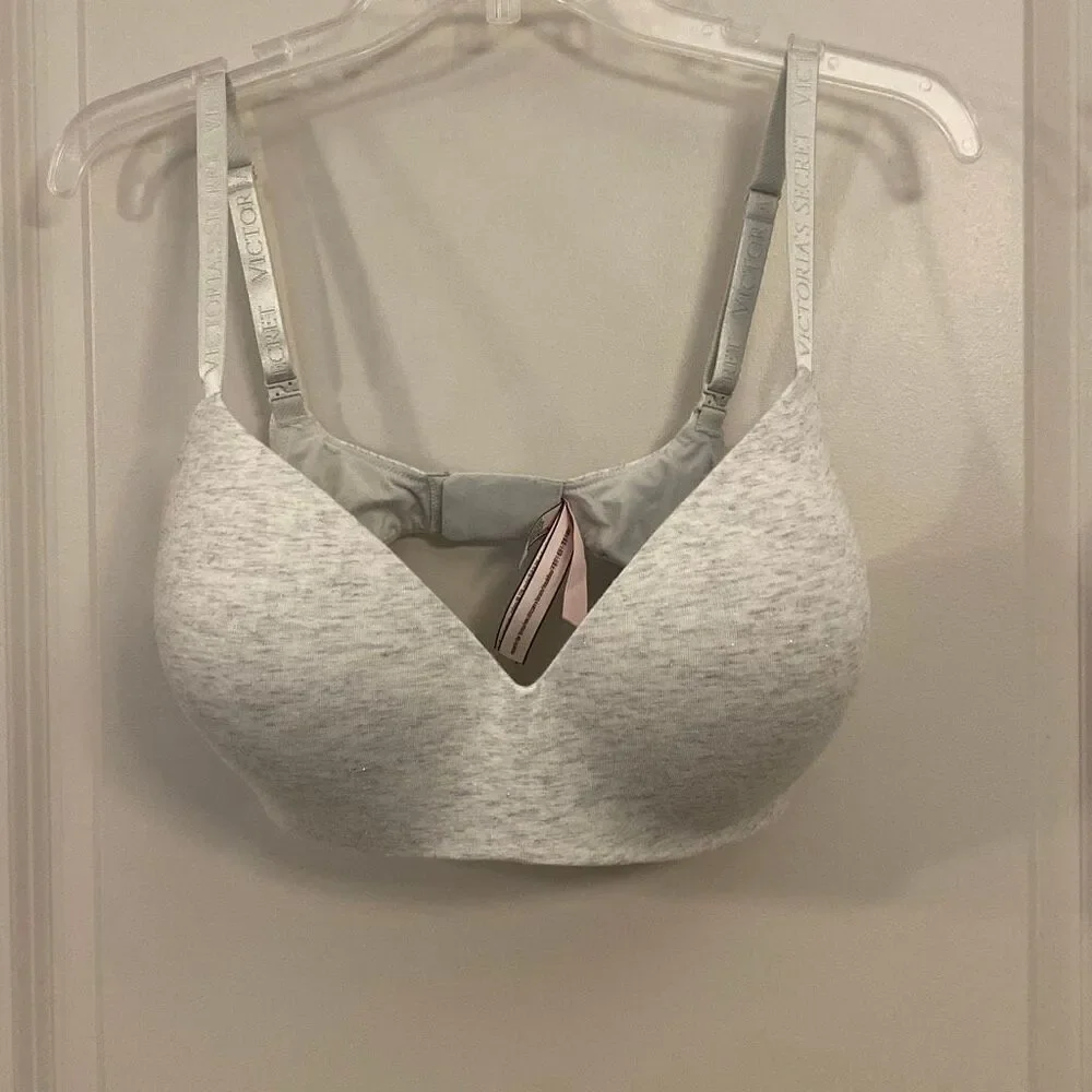 Victoria’s Secret T-shirt lightly lined wireless bra, size 38DD